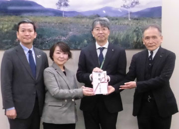 左から高橋執行役員高崎支店長、土屋執行役員管理本部長様、永井常務理事様、小嶋社長様