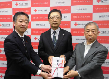 左から齋藤執行役員高崎支店長、内田事務局長様、阿久津社長様