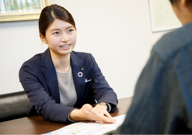 話をする群馬銀行行員 野村