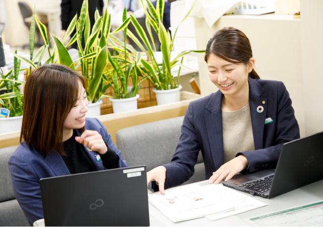 話をする 群馬銀行行員 野村